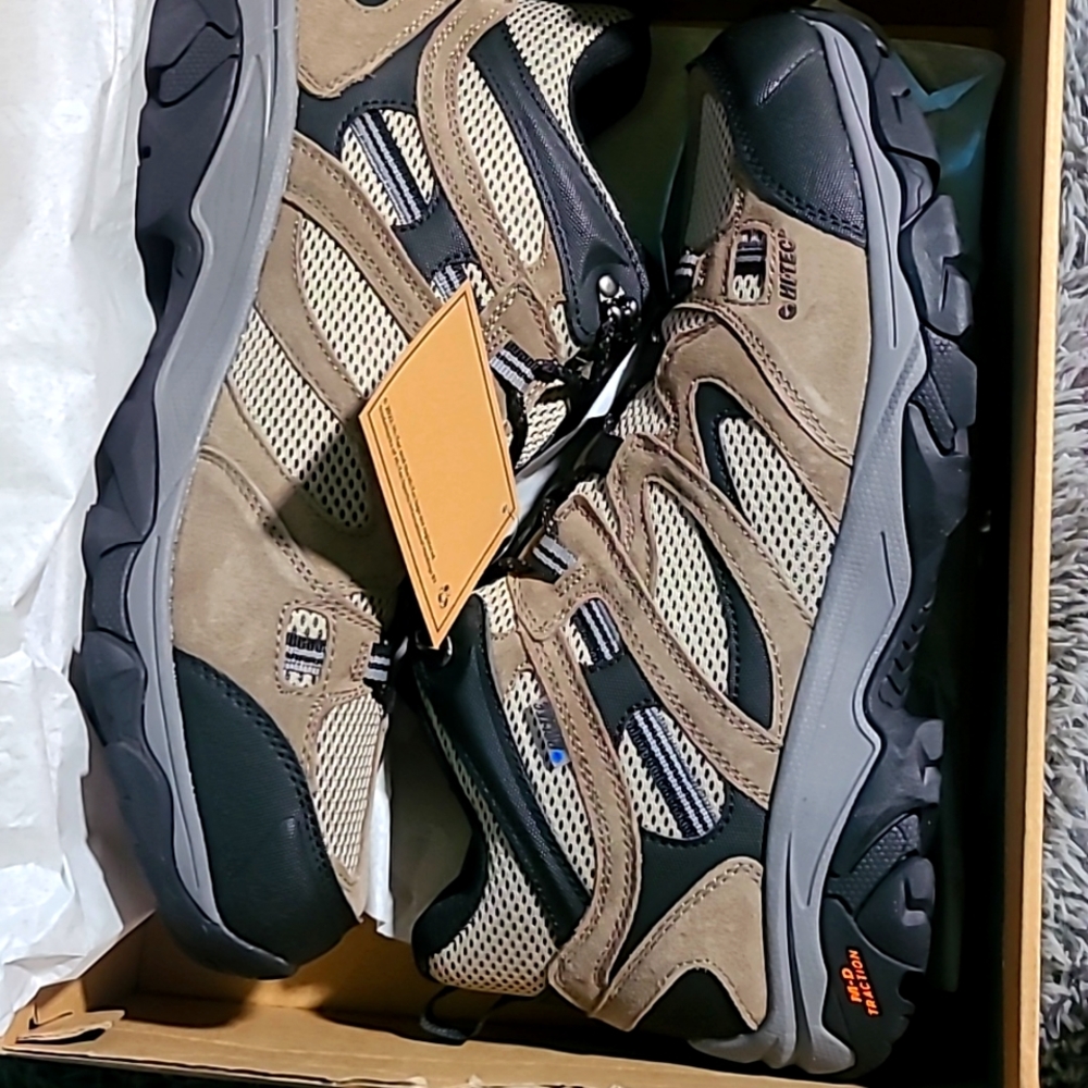 HI-TEC Ravus WP Mid Waterproof Hiking Boots for men new size 11.5